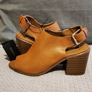 Forever 21 sandal a small heel